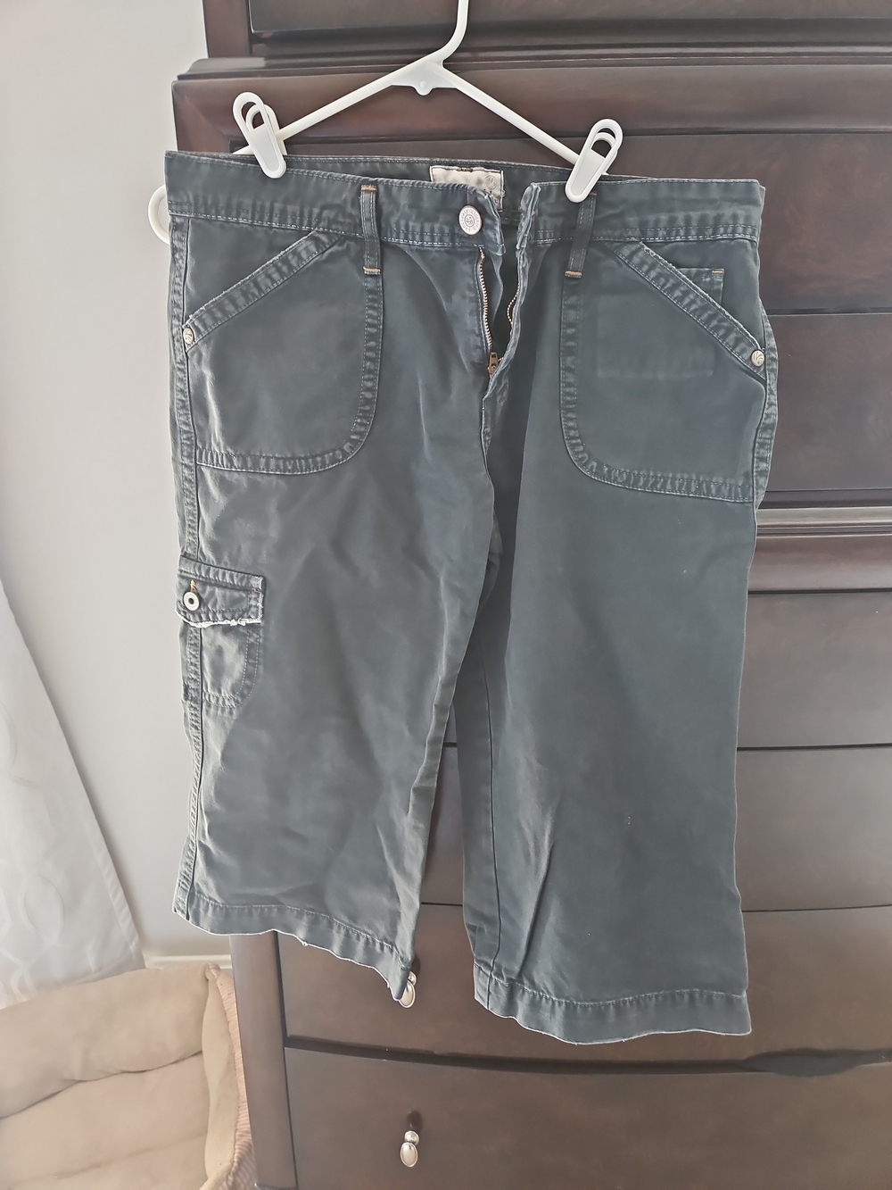 Sanctuary Charcoal Cropped Cargo Capris